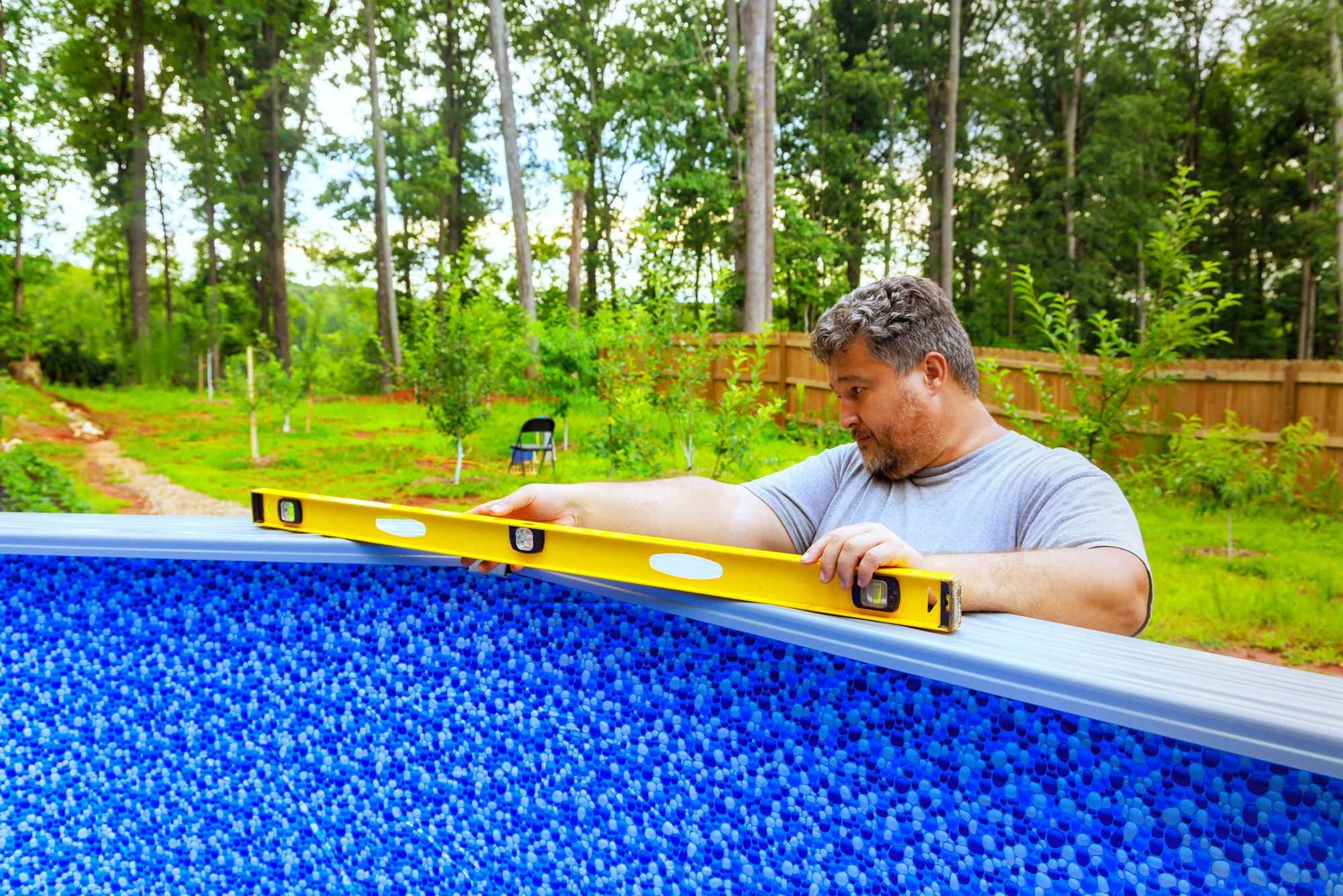 Construire piscina in curtea casei